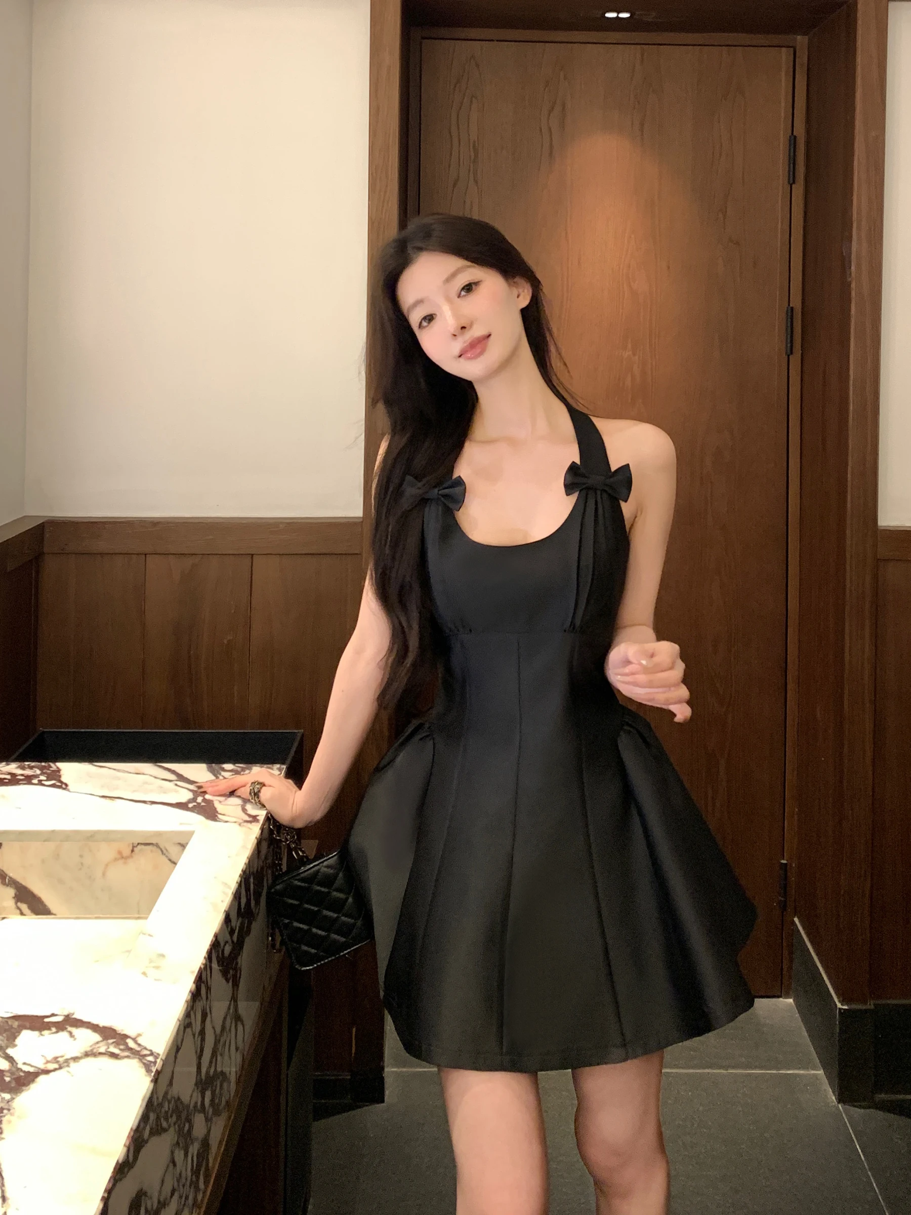 Black Strapless Dress with Bowknot Waist Cinching Women's Fashion Spring Citywalk A-Line Skirt Polyester Fabric
Black Strapless Dress with Bowknot Waist Cinching Women's Fashion Spring Citywalk A-Line Skirt Polyester Fabric