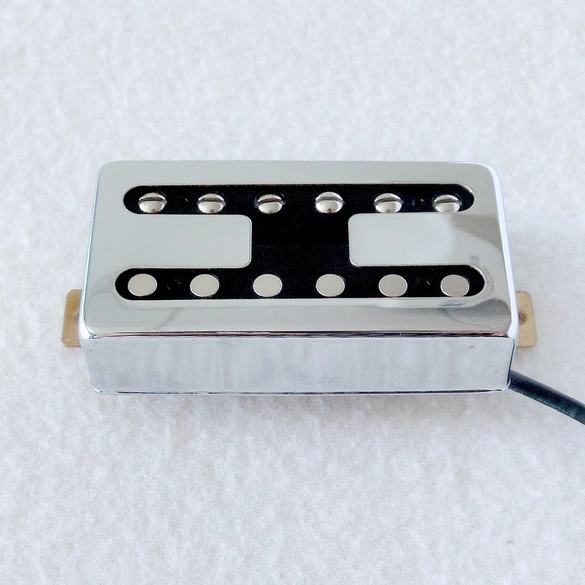 Dual Coil Pickup Classic 1960s No. 5 Aluminum Nickel Cobalt Set Can Be Cut Single
Dual Coil Pickup Classic 1960s No. 5 Aluminum Nickel Cobalt Set Can Be Cut Single