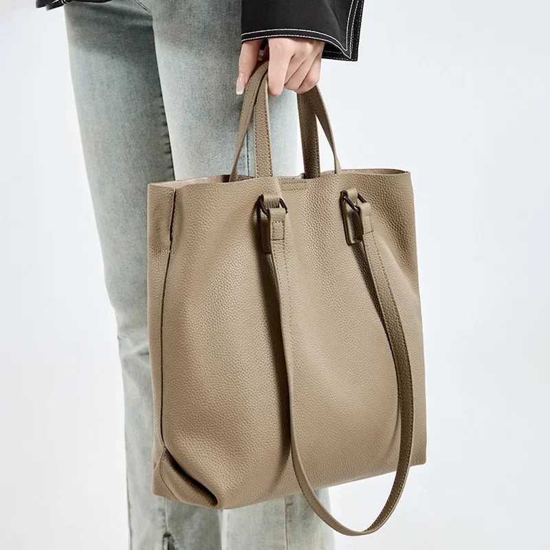 Large Bag Female 2025 Large Capacity Tote Bag Female Leather Female Bag Single Shoulder Crossbody Designer Luxury Bag Female
Large Bag Female 2025 Large Capacity Tote Bag Female Leather Female Bag Single Shoulder Crossbody Designer Luxury Bag Female