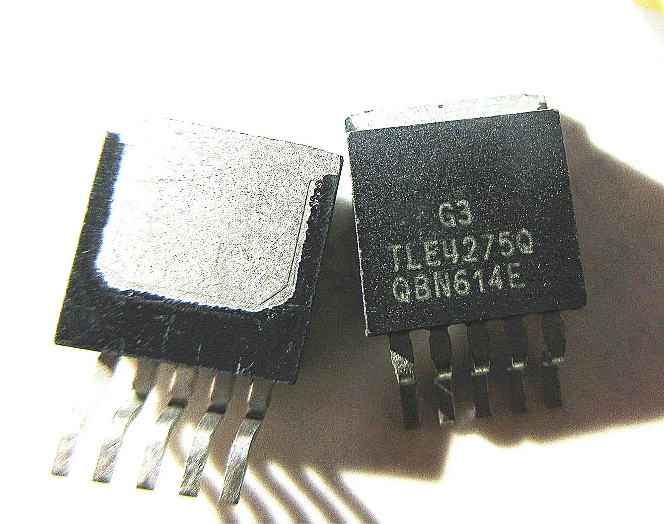 TLE4275Q TLE42764GV50 42764V5 5V TLE42754G TO-263-5 10 шт.
TLE4275Q TLE42764GV50 42764V5 5V TLE42754G TO-263-5 10 шт.