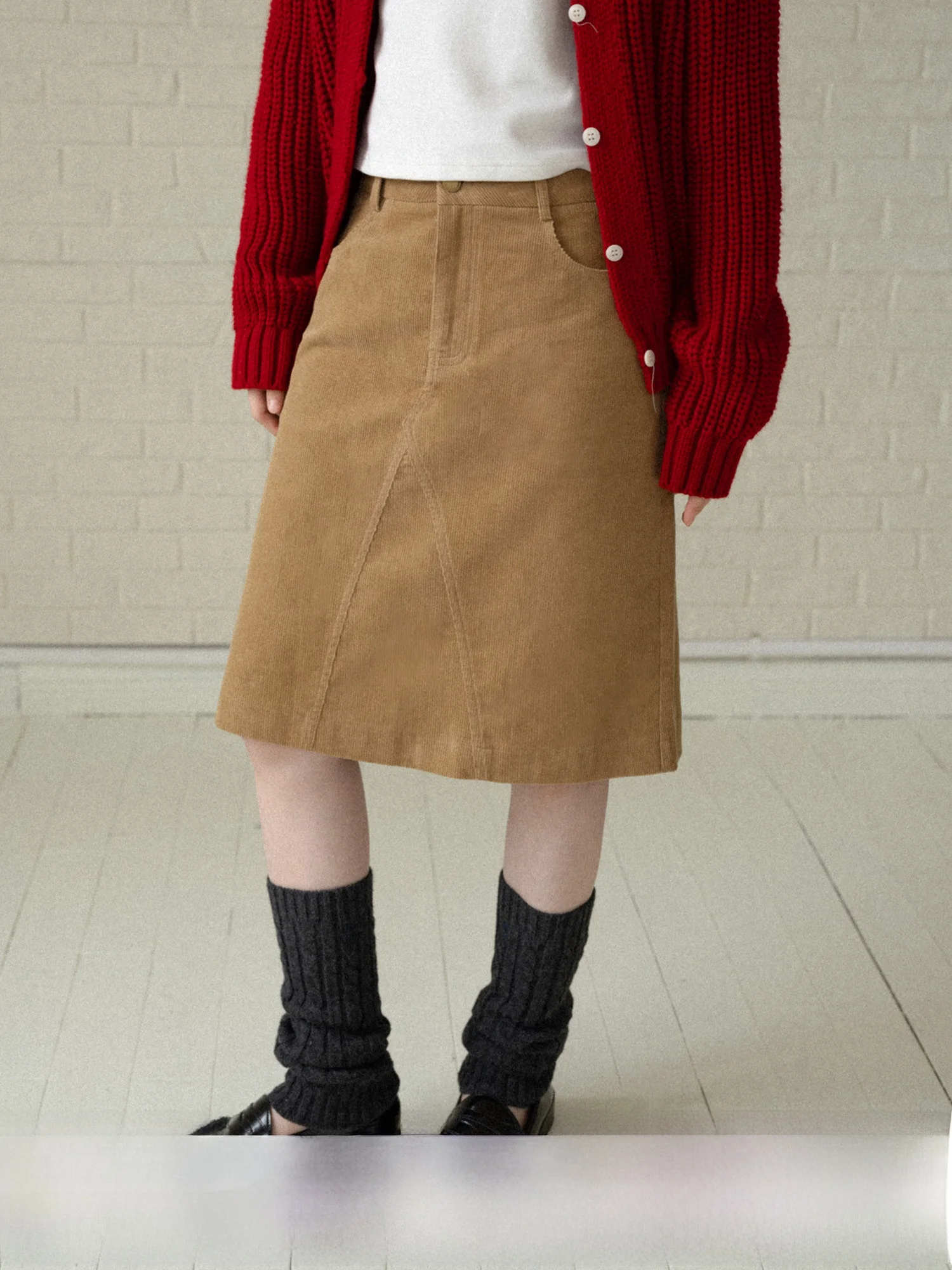 Retro Khaki Corduroy A-Line Skirt High Waist Simple Casual Mid-Length Skirt Girls Cotton Color Zipper Side Closure
Retro Khaki Corduroy A-Line Skirt High Waist Simple Casual Mid-Length Skirt Girls Cotton Color Zipper Side Closure