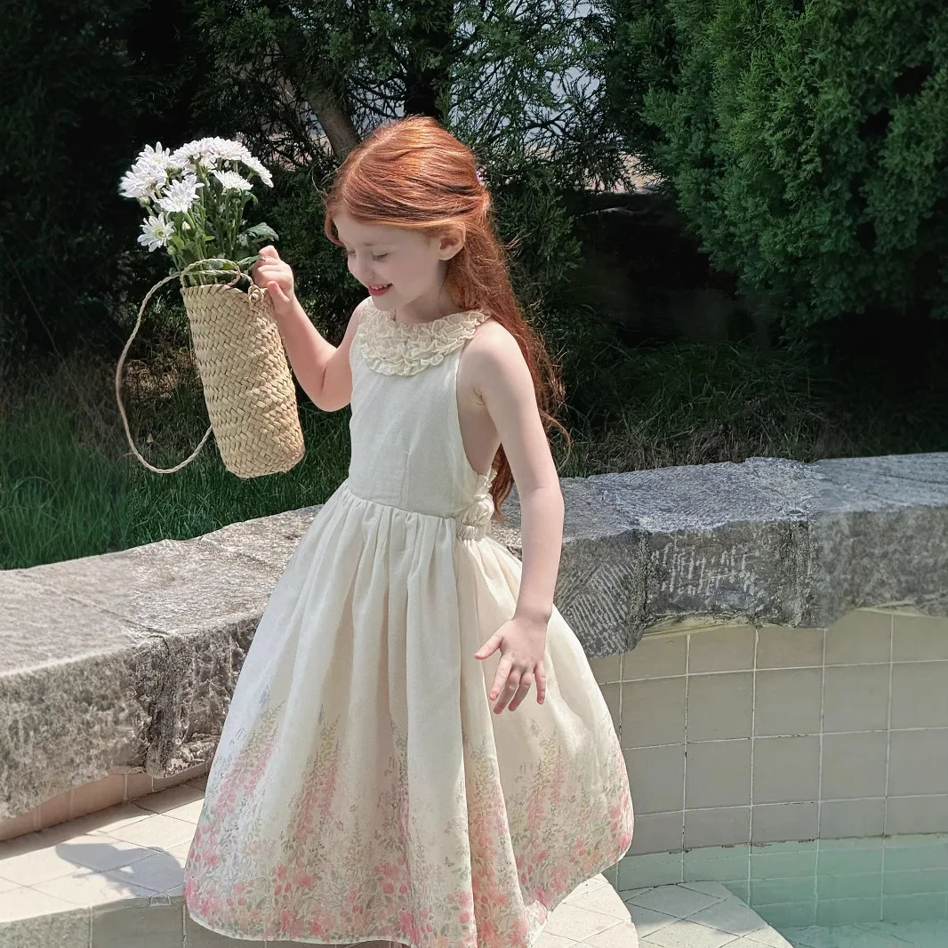 Korean Girls Lace Camisole Dress 2025 Summer New Children Clothing Beach Style Backless Camisole Floral Dress
Korean Girls Lace Camisole Dress 2025 Summer New Children Clothing Beach Style Backless Camisole Floral Dress