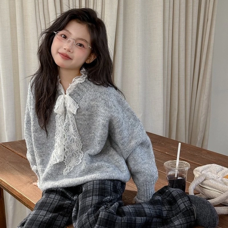 2026 New Girls' Lace Trim Knit Sweater, Loose Winter Base Layer & Fashionable Top for Children, Trendy Fall Outfit
2026 New Girls' Lace Trim Knit Sweater, Loose Winter Base Layer & Fashionable Top for Children, Trendy Fall Outfit