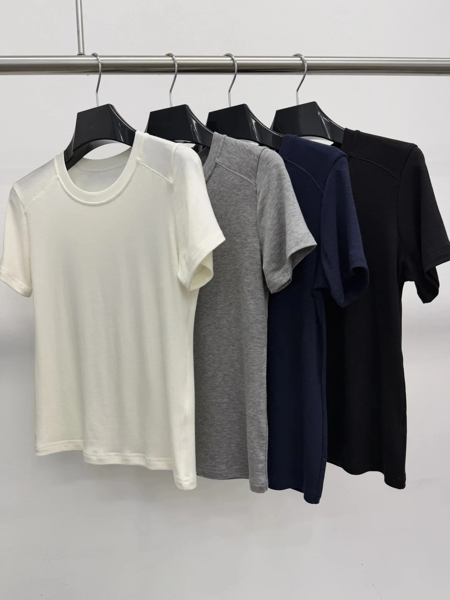 2025 spring and summer new women's fashion short-sleeved casual crew neck T-shirt
2025 spring and summer new women's fashion short-sleeved casual crew neck T-shirt