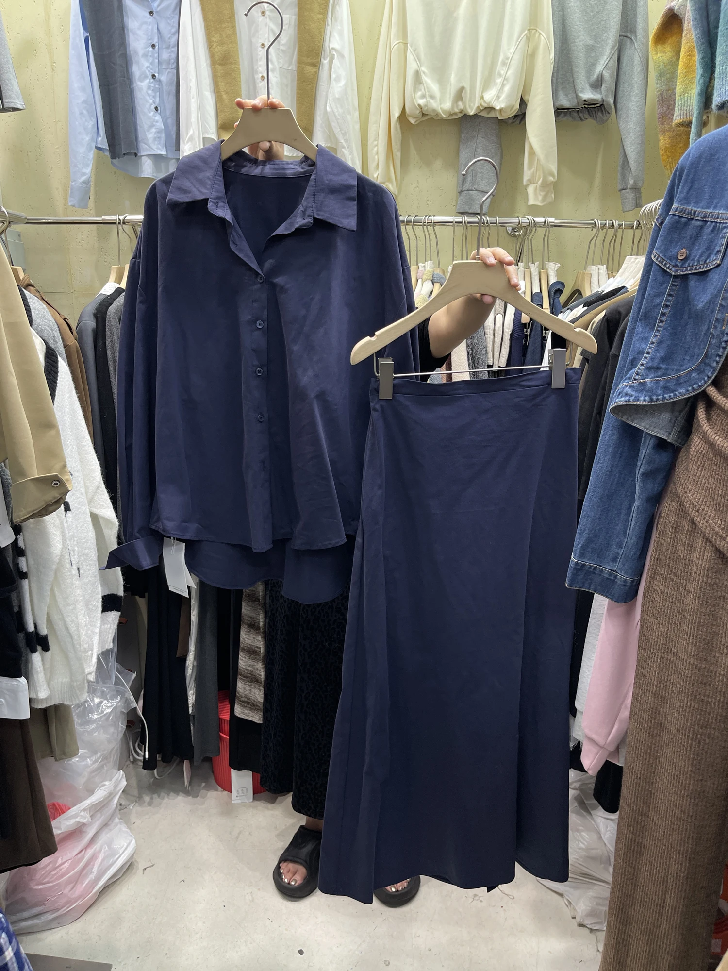 Spring Summer New Navy Blue Shirts Two Piece Set Solid Color Lapel Blouse + Long Skirt Casual Summer Set Fasshion Women Outfits
Spring Summer New Navy Blue Shirts Two Piece Set Solid Color Lapel Blouse + Long Skirt Casual Summer Set Fasshion Women Outfits