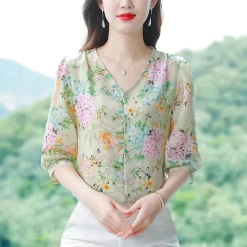 Chiffon Floral Half Sleeve Blouse Summer New V Neck Loose All-match Printing Elegant Shirt Tops Fashion Vintage Women Clothing
Chiffon Floral Half Sleeve Blouse Summer New V Neck Loose All-match Printing Elegant Shirt Tops Fashion Vintage Women Clothing