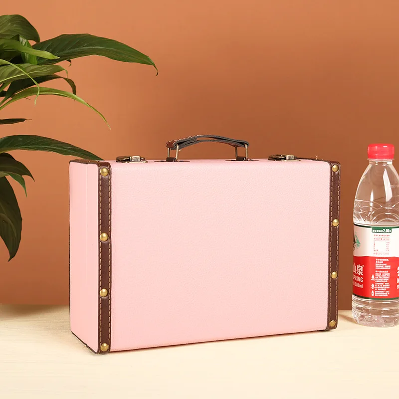 European Vintage Handheld Storage Case, Solid Color Leather Makeup Organizer, Portable Cosmetic Box, Fashion Show Prop Holder
European Vintage Handheld Storage Case, Solid Color Leather Makeup Organizer, Portable Cosmetic Box, Fashion Show Prop Holder