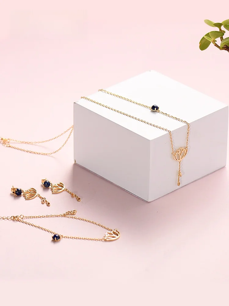 Creative Golden Lotus Flower Jewelry Set Museum Inspired Earrings Necklace Bracelet Gift for Women Birthday Celebration
Creative Golden Lotus Flower Jewelry Set Museum Inspired Earrings Necklace Bracelet Gift for Women Birthday Celebration
