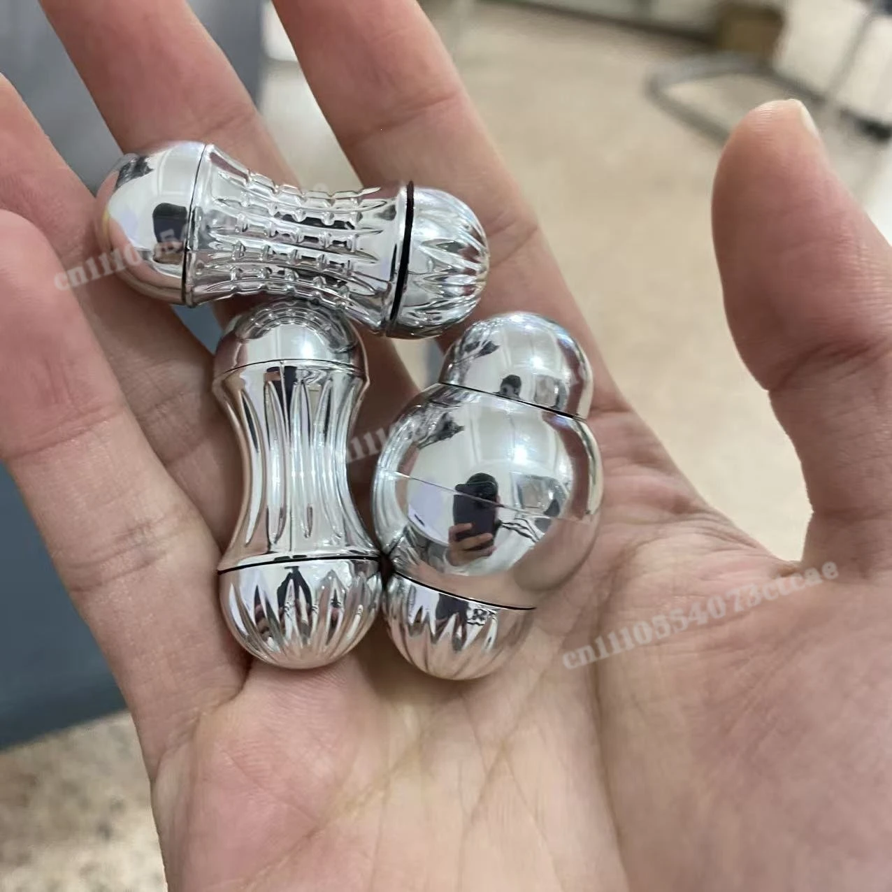 Metal Peanut Finger Massager, Hand & Wrist Acupoint Roller for Tension Relief, Perfect for Typists, Gamers & Athletes
Metal Peanut Finger Massager, Hand & Wrist Acupoint Roller for Tension Relief, Perfect for Typists, Gamers & Athletes