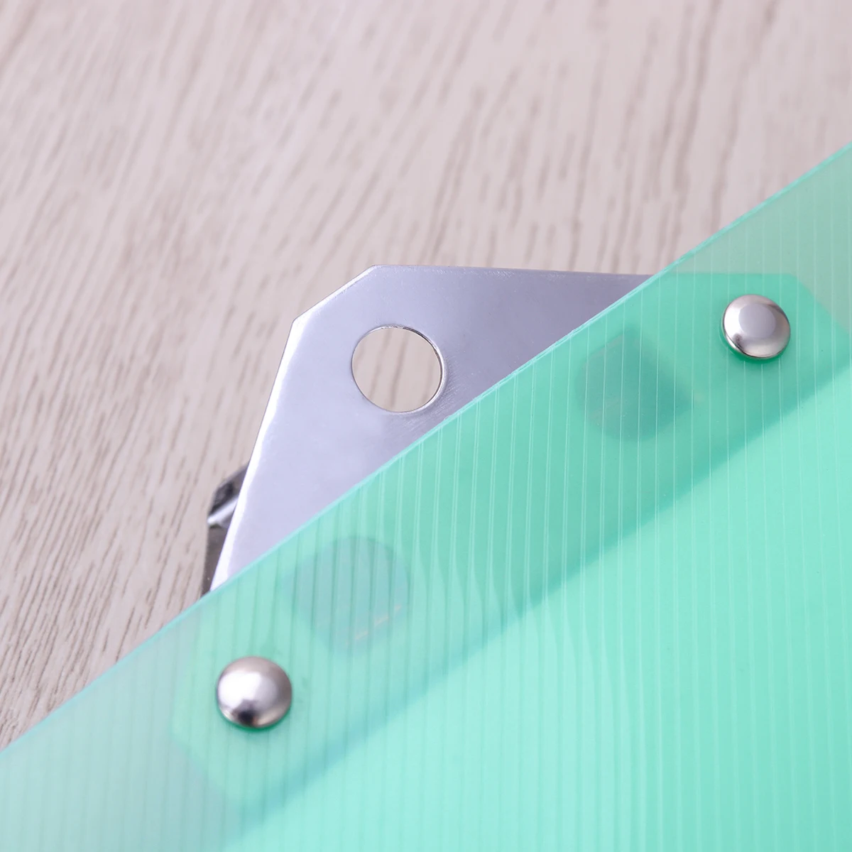 6pcs Plastic Clipboards A4 Size Green Color Lightweight Memo Paper Boards for Office School Teachers Students
6pcs Plastic Clipboards A4 Size Green Color Lightweight Memo Paper Boards for Office School Teachers Students