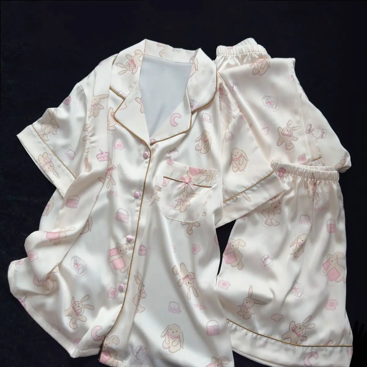 Пижама большого размера с милым кроликом, рубашка с лацканами и короткие штаны, комплекты из 2 предметов, милая домашняя одежда, женская одежда с короткими рукавами, каваи, японский
Пижама большого размера с милым кроликом, рубашка с лацканами и короткие штаны, комплекты из 2 предметов, милая домашняя одежда, женская одежда с короткими рукавами, каваи, японский