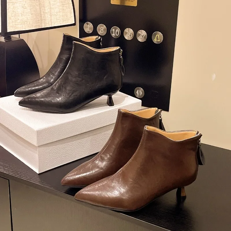 Women's Ankle Boots Vintage Pointed Toe Leather Boots Fashion Casual High Heeled Boot Classic Women Chelsea Boots Botas De Mujer
Women's Ankle Boots Vintage Pointed Toe Leather Boots Fashion Casual High Heeled Boot Classic Women Chelsea Boots Botas De Mujer