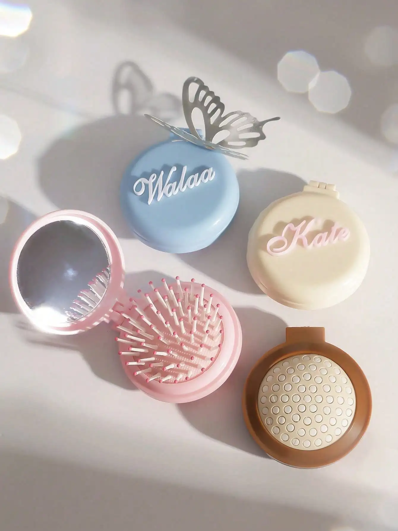 1pc Personalized Name Customized Mini Foldable Integrated Mirror, Scalp Massage Comb, Customized Name Air Cushion Hair Brush, Small Gift, Travel & Daily EssentialChristmas Beauty Accessories,Girly Era
1pc Personalized Name Customized Mini Foldable Integrated Mirror, Scalp Massage Comb, Customized Name Air Cushion Hair Brush, Small Gift, Travel & Daily EssentialChristmas Beauty Accessories,Girly Era