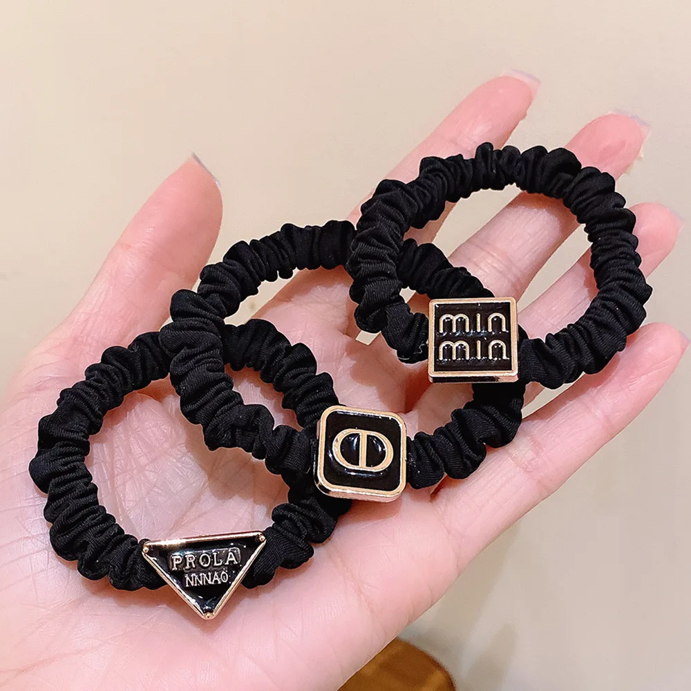 Small perfume style small intestine hair circle senior sense tie hair rope leather band female high elasticity durable temperame
Small perfume style small intestine hair circle senior sense tie hair rope leather band female high elasticity durable temperame