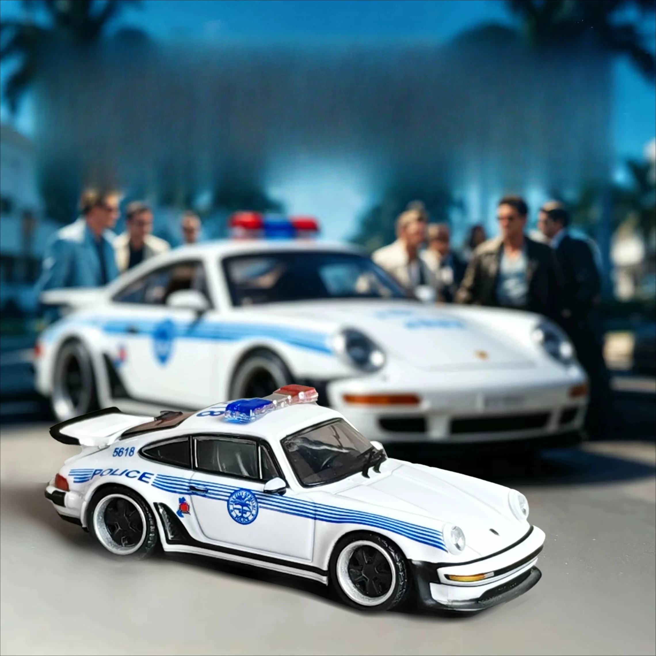RM 1/64 911 930 1980 Police Car Alloy Car Model Collectible Gift
RM 1/64 911 930 1980 Police Car Alloy Car Model Collectible Gift