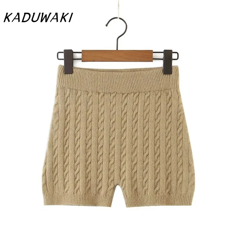 KADUWAKI Spring/Autumn Ladies Fashion Style Soft Comfortable Plain Twisted Knitted Girls Knit Pant Cashmere Shorts for Women Y2k
KADUWAKI Spring/Autumn Ladies Fashion Style Soft Comfortable Plain Twisted Knitted Girls Knit Pant Cashmere Shorts for Women Y2k