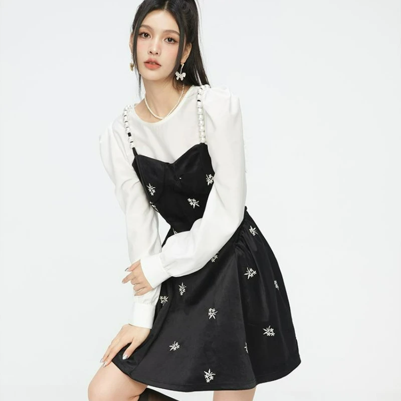 2026 Spring Autumn New Fashionable and Elegant Two-piece Set for Women Korean-style Velvet Embroidered Halter Dress Blouse Set
2026 Spring Autumn New Fashionable and Elegant Two-piece Set for Women Korean-style Velvet Embroidered Halter Dress Blouse Set