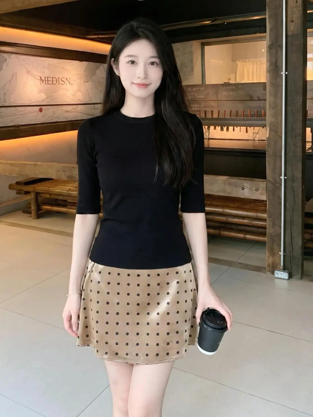 Slimming Black Polka Dot T-Shirt Midi Skirt Set Fashionable Sleeveless Outfit for Women Commute Style Summer Collection
Slimming Black Polka Dot T-Shirt Midi Skirt Set Fashionable Sleeveless Outfit for Women Commute Style Summer Collection