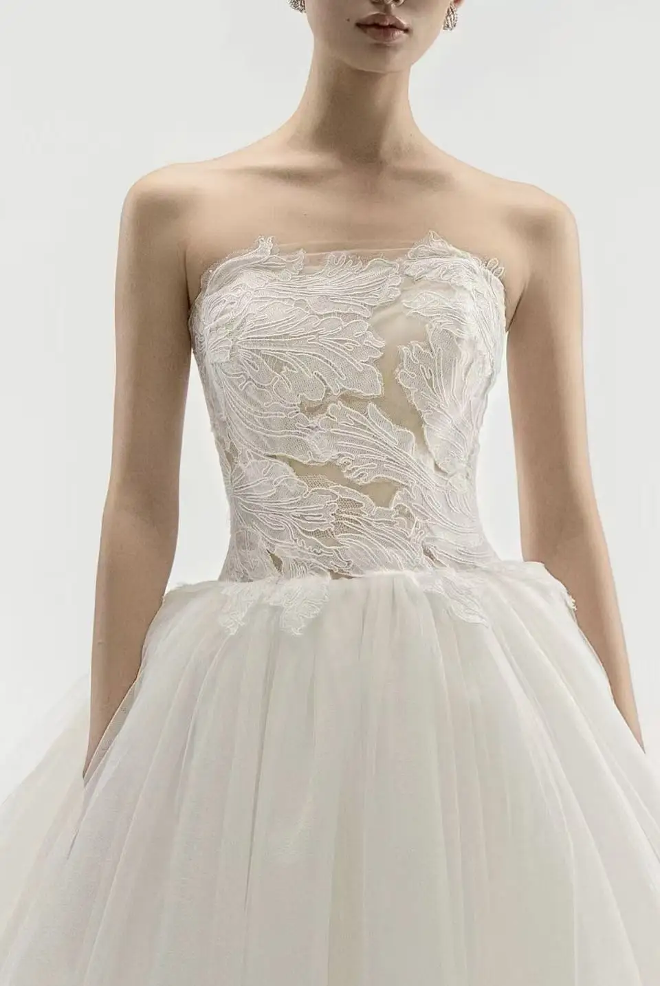 OL Роскошные свадебные платья без бретелек для невесты Милое матовое тюлевое свадебное платье принцессы для беременных больших размеров Robe De mariée
OL Роскошные свадебные платья без бретелек для невесты Милое матовое тюлевое свадебное платье принцессы для беременных больших размеров Robe De mariée