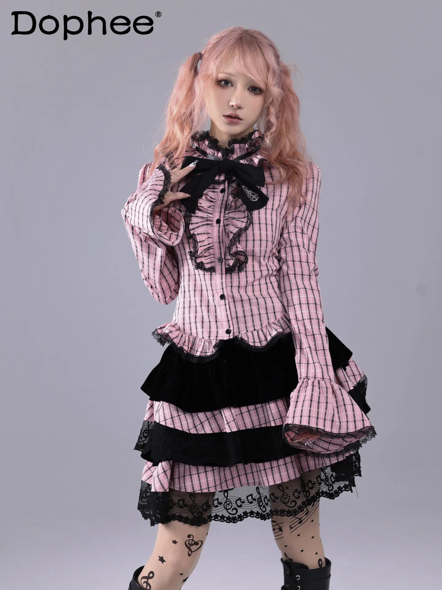 Japanese Retro Lolita Embroidered Bow Flared Sleeves Shirt 2026 Spring New Pink Plaid Slim Doll Girl Versatile Shirt
Japanese Retro Lolita Embroidered Bow Flared Sleeves Shirt 2026 Spring New Pink Plaid Slim Doll Girl Versatile Shirt