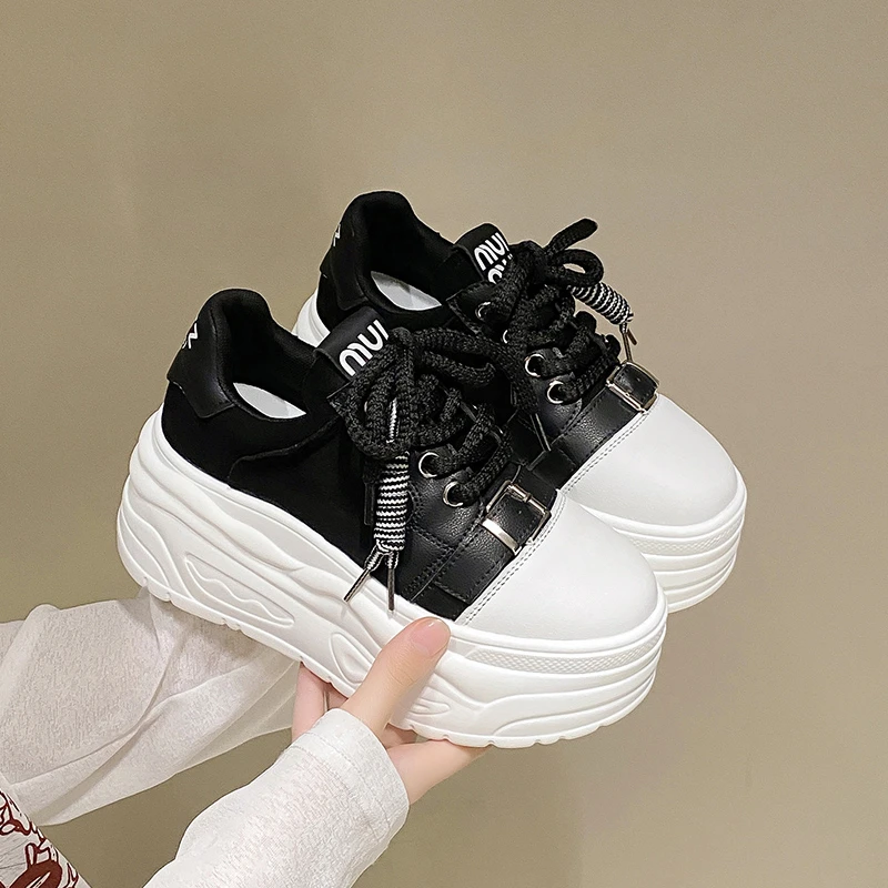 Модные женские кроссовки на платформе 2026 года, весна-осень, комфортные, с круглым носком, на шнуровке, высота платформы 8 см, толстая подошва, повседневные спортивные туфли
Модные женские кроссовки на платформе 2026 года, весна-осень, комфортные, с круглым носком, на шнуровке, высота платформы 8 см, толстая подошва, повседневные спортивные туфли