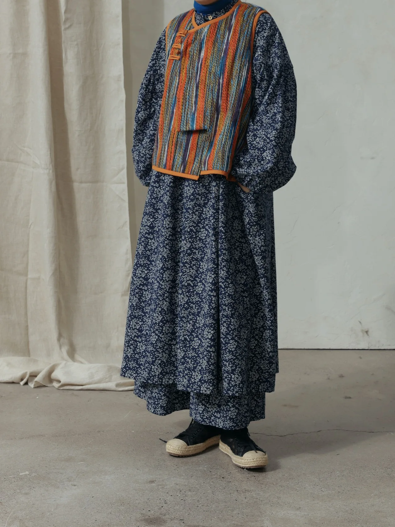 Tendblank Thiened Cotton Vest with Knitted Yarn And Chinese Sle Button Embroidery Loose Fit round Ne Top
Tendblank Thiened Cotton Vest with Knitted Yarn And Chinese Sle Button Embroidery Loose Fit round Ne Top