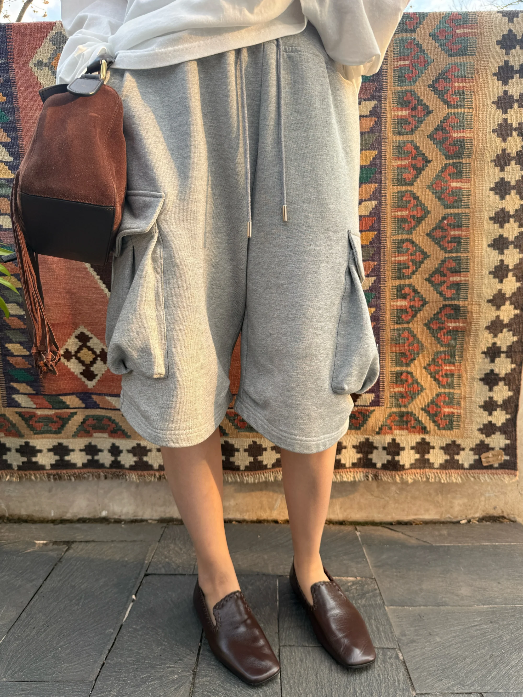 Casual Loose Cotton Wide Leg Pants with Big Pockets Elastic Waist Seven Inch Trousers Straight Cut Ladies Fashion Spring Season
Casual Loose Cotton Wide Leg Pants with Big Pockets Elastic Waist Seven Inch Trousers Straight Cut Ladies Fashion Spring Season