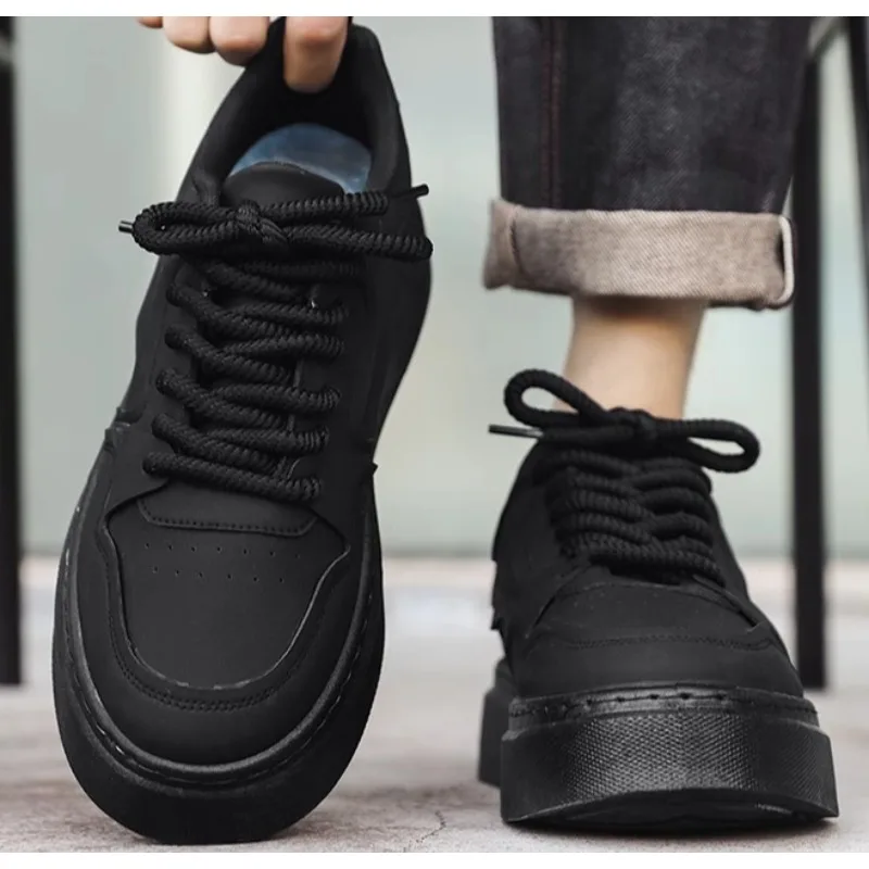 Spring Autumn New Solid Color Board Shoes Men Fashion Lace Casual Sneakers Male Black White Designer Sneaker Zapatos De Hombre
Spring Autumn New Solid Color Board Shoes Men Fashion Lace Casual Sneakers Male Black White Designer Sneaker Zapatos De Hombre