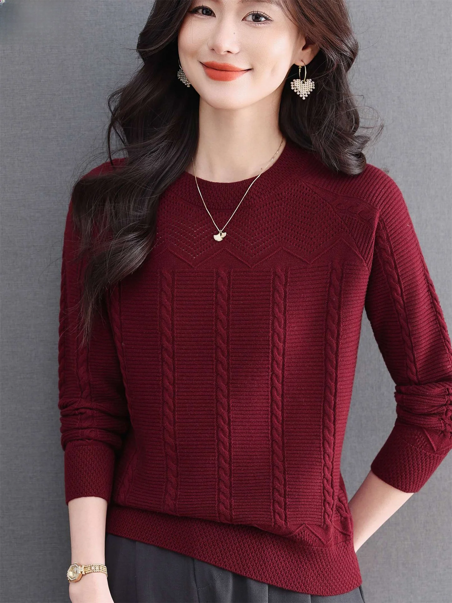 Модный вязаный шерстяной свитер с круглым вырезом для мам, весна-осень, свободный крой, базовый слой, с вышивкой, бархатный, теплый базовый слой
Модный вязаный шерстяной свитер с круглым вырезом для мам, весна-осень, свободный крой, базовый слой, с вышивкой, бархатный, теплый базовый слой