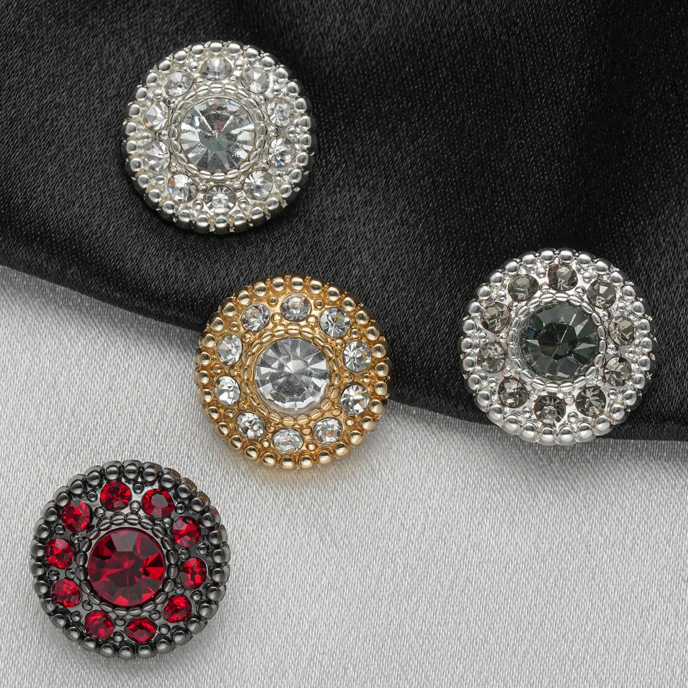 10Pcs 11-18mm Round diamond-encrusted metal button shirt coat decoration hand-sewn shoes and hats DIY button accessories N894
10Pcs 11-18mm Round diamond-encrusted metal button shirt coat decoration hand-sewn shoes and hats DIY button accessories N894