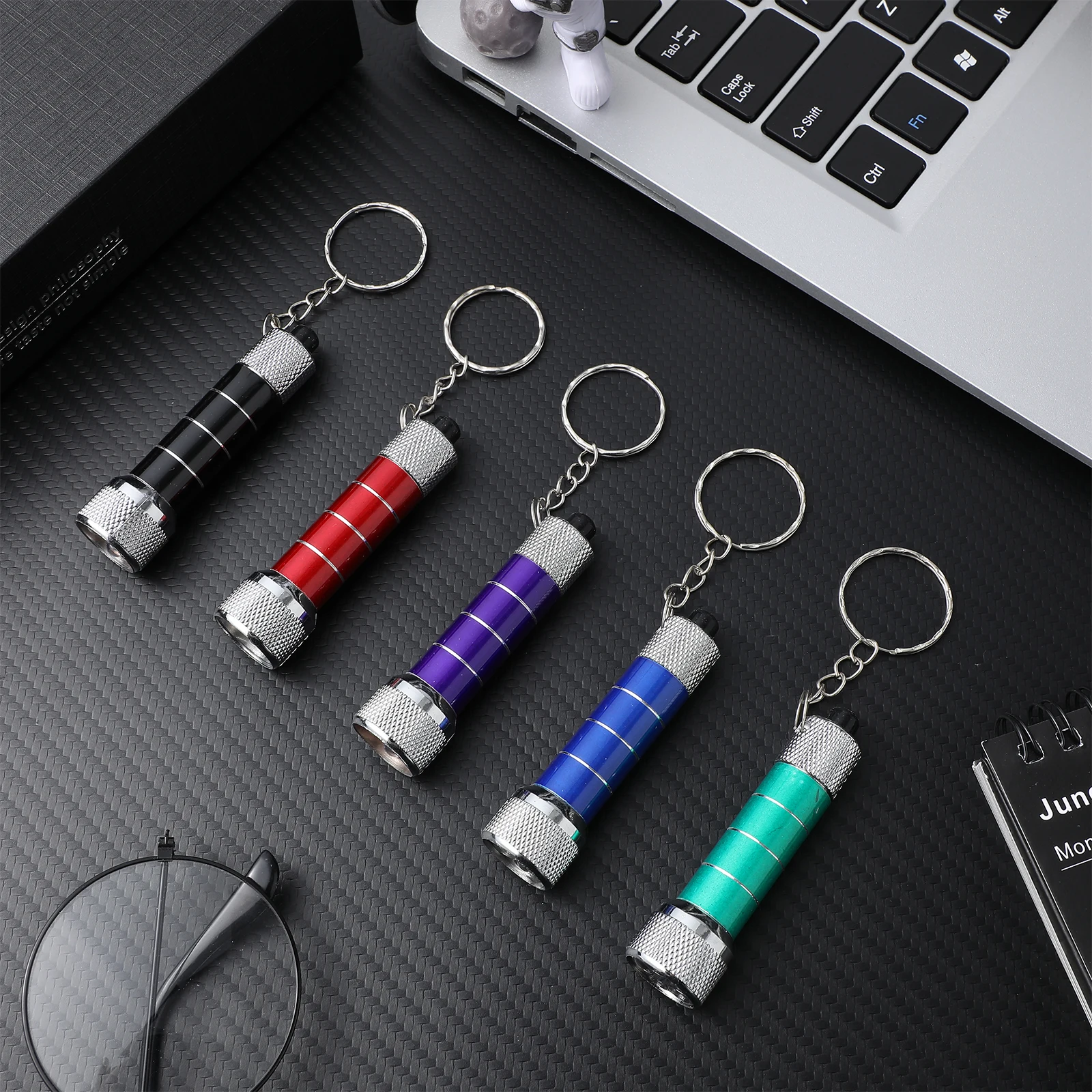 10 Pcs Flashlight Keychain Strong Light LED Torch Torch Key Aluminum Alloy Emergency Gift for Family
10 Pcs Flashlight Keychain Strong Light LED Torch Torch Key Aluminum Alloy Emergency Gift for Family