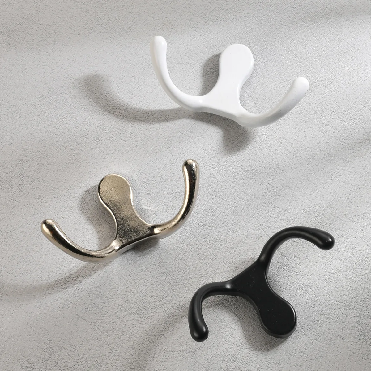 Modern Simple Zinc Alloy Black Single Robe Hook for Furniture Wardrobe Hardware Fitting Room Wall Metal Clothes Hat Nail Hanger
Modern Simple Zinc Alloy Black Single Robe Hook for Furniture Wardrobe Hardware Fitting Room Wall Metal Clothes Hat Nail Hanger