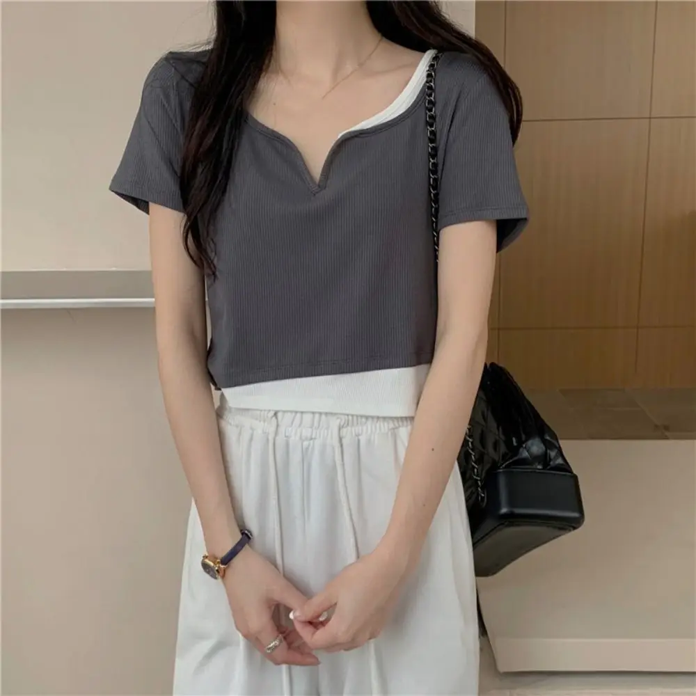 Korean Style Y2K Fake Two Pieces Top Patchwork V-neck Slim Crop Top Women Chic Bottoming Shirt Short Sleeve T-shirts Summer
Korean Style Y2K Fake Two Pieces Top Patchwork V-neck Slim Crop Top Women Chic Bottoming Shirt Short Sleeve T-shirts Summer