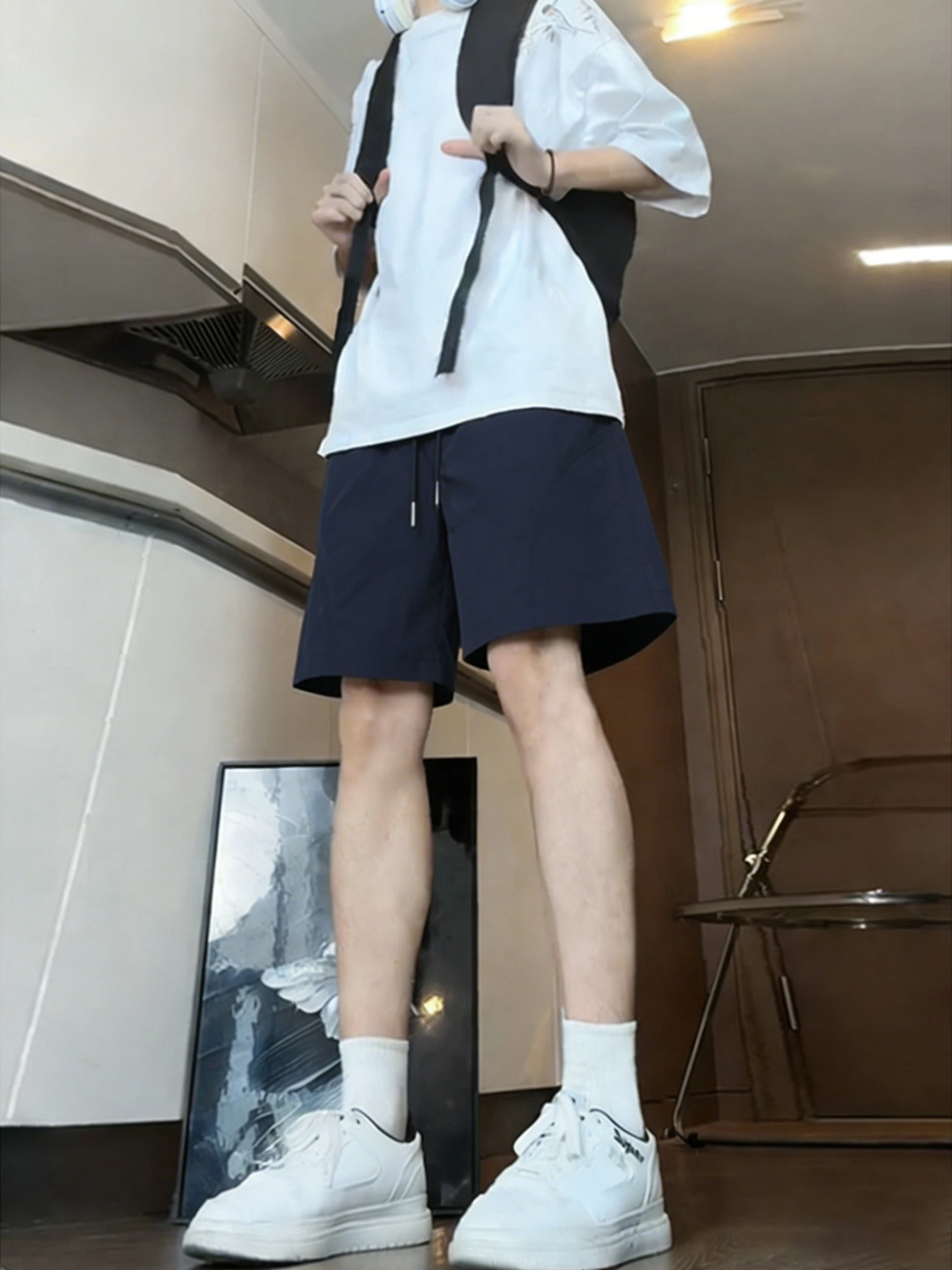 Мужские быстросохнущие нейлоновые шорты: летние, тонкие, спортивные, с боковыми разрезами, пляжные, водонепроницаемые, повседневные, свободного кроя, со средней посадкой на талии
Мужские быстросохнущие нейлоновые шорты: летние, тонкие, спортивные, с боковыми разрезами, пляжные, водонепроницаемые, повседневные, свободного кроя, со средней посадкой на талии