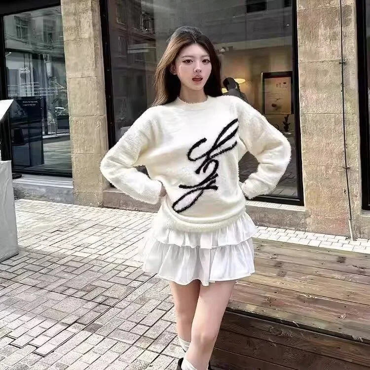 Korean Sle Sweet Versatile Soft Fluffy round Ne Knitted Sweater Loose Fit Overhead Women's Top Autumn Winter New Arrival
Korean Sle Sweet Versatile Soft Fluffy round Ne Knitted Sweater Loose Fit Overhead Women's Top Autumn Winter New Arrival