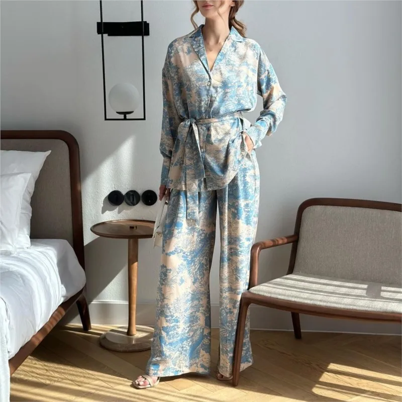 Print Flower 2PCS Pajamas Set Sleepwear French V-Neck Fashion Women's Clothing Loose Satin Wide Leg Pants Suit Homewear
Print Flower 2PCS Pajamas Set Sleepwear French V-Neck Fashion Women's Clothing Loose Satin Wide Leg Pants Suit Homewear