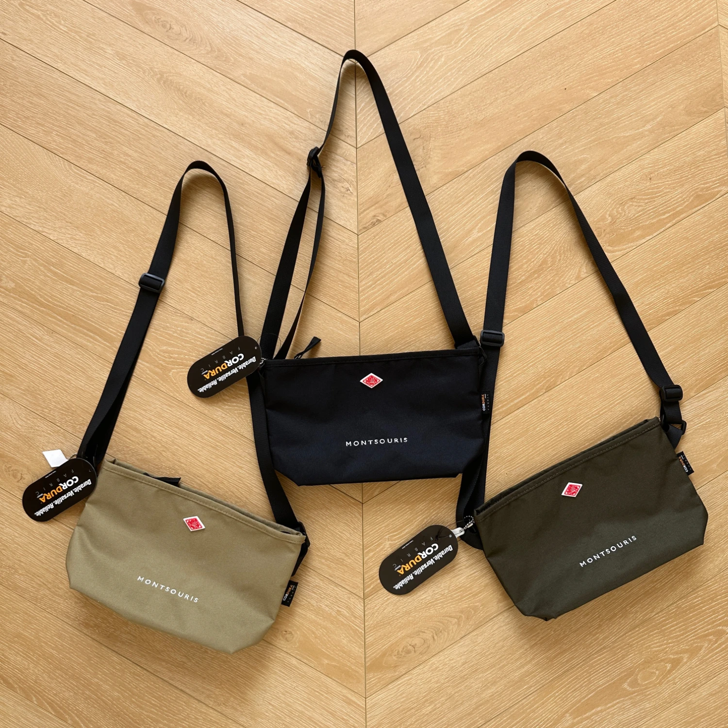 2024 New Casual Style Silicone Embroidered Letter Men's Crossbody Bag Fashionable Small Leisure Bag for All Seasons
2024 New Casual Style Silicone Embroidered Letter Men's Crossbody Bag Fashionable Small Leisure Bag for All Seasons