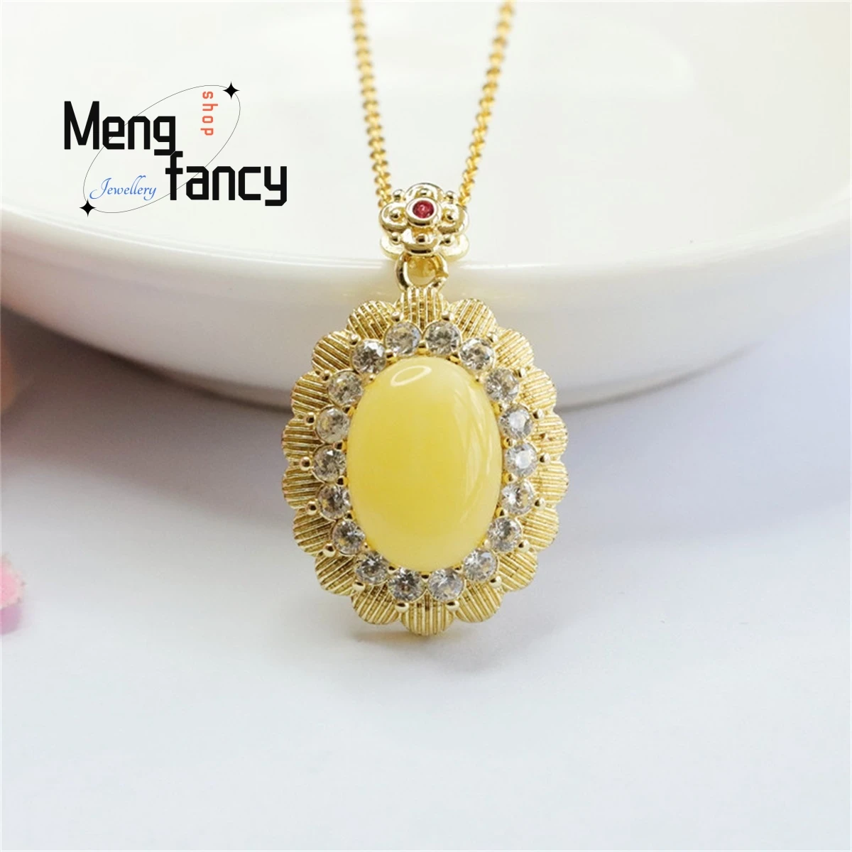 Natural Honey Wax Chicken Oil Yellow Pigeon Egg Waist Diamond Necklace Charm Elegant Personalized Fashion Versatile Fine Jewelry
Natural Honey Wax Chicken Oil Yellow Pigeon Egg Waist Diamond Necklace Charm Elegant Personalized Fashion Versatile Fine Jewelry
