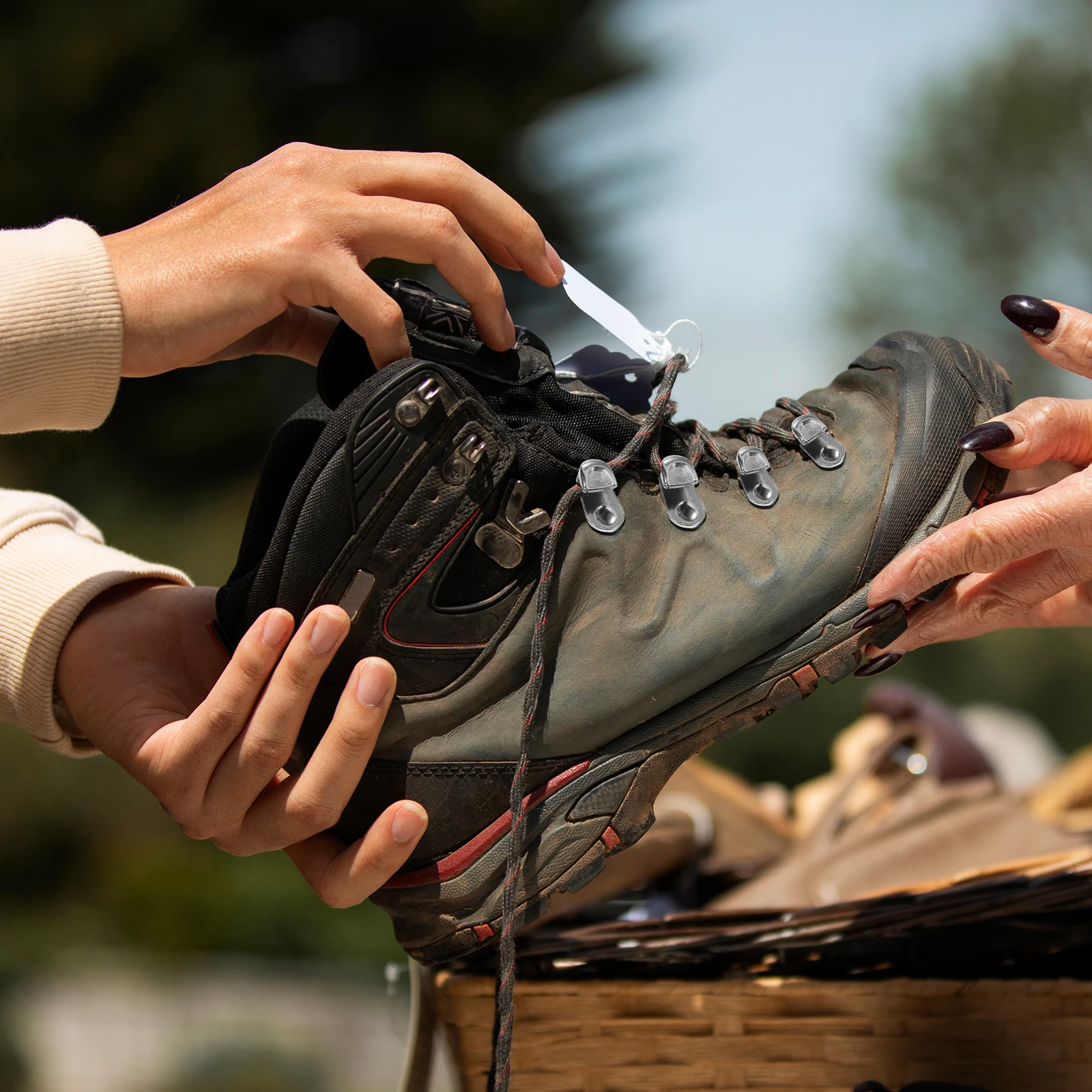 12Pcs Alloy Shoe Lace Buckles Hooks Boot Lace Fasteners Hiking Climbing Outdoor Repair Supplies Alloy Shoelace Buckle 
12Pcs Alloy Shoe Lace Buckles Hooks Boot Lace Fasteners Hiking Climbing Outdoor Repair Supplies Alloy Shoelace Buckle