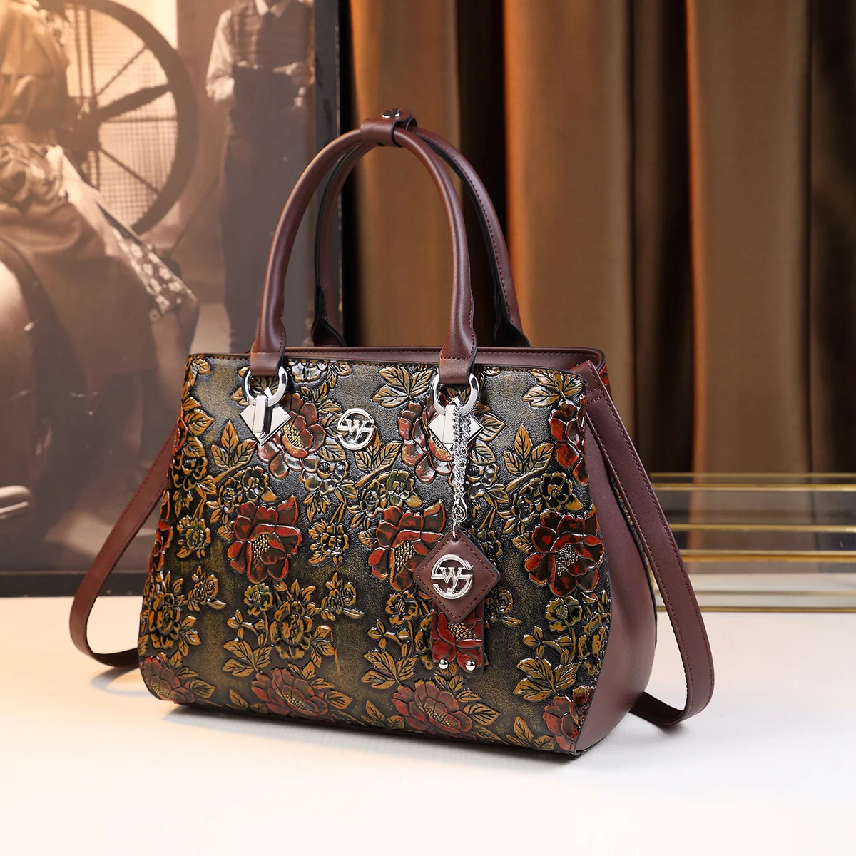 New Fashionable Women's Handbag Retro Embossed One Shoulder Style Crossbody Bag Personalized Chinese Style Handbag
New Fashionable Women's Handbag Retro Embossed One Shoulder Style Crossbody Bag Personalized Chinese Style Handbag