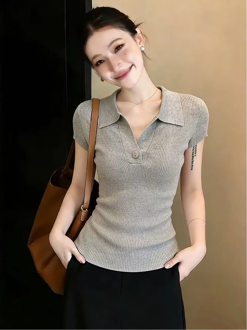 plus Size Fashionable Neck Short Sleeve Knitted Sweater Women's Slimming Design Summer New Style High Waist Commute Style
plus Size Fashionable Neck Short Sleeve Knitted Sweater Women's Slimming Design Summer New Style High Waist Commute Style