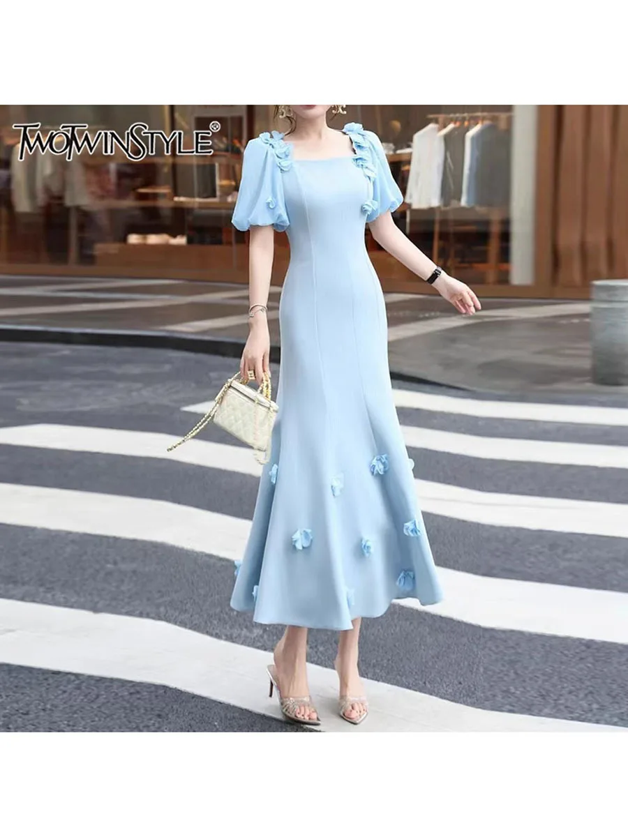 TWOTWINSTYLE Solid Slimming Spliced Appliques Dresses For Women Square Neck Short Sleeves High Waist Temperament Dress Female
TWOTWINSTYLE Solid Slimming Spliced Appliques Dresses For Women Square Neck Short Sleeves High Waist Temperament Dress Female