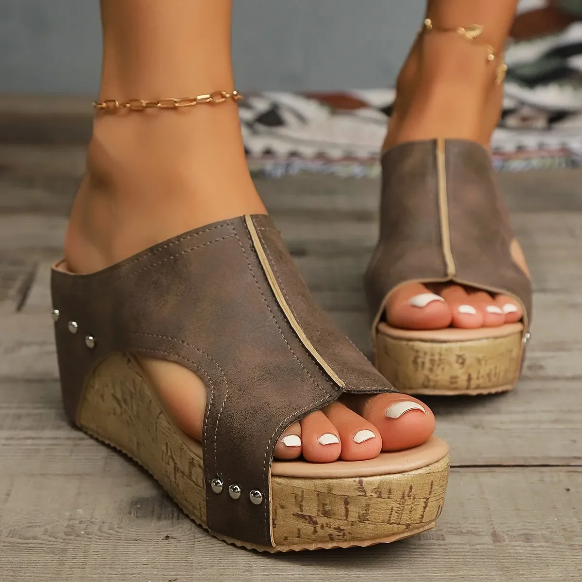 2024 New Women Wedges Sandals Summer Fashion Platform Sandals Comfortable Breathable Shallow Sandals Hot Beach Shoes for Women
2024 New Women Wedges Sandals Summer Fashion Platform Sandals Comfortable Breathable Shallow Sandals Hot Beach Shoes for Women