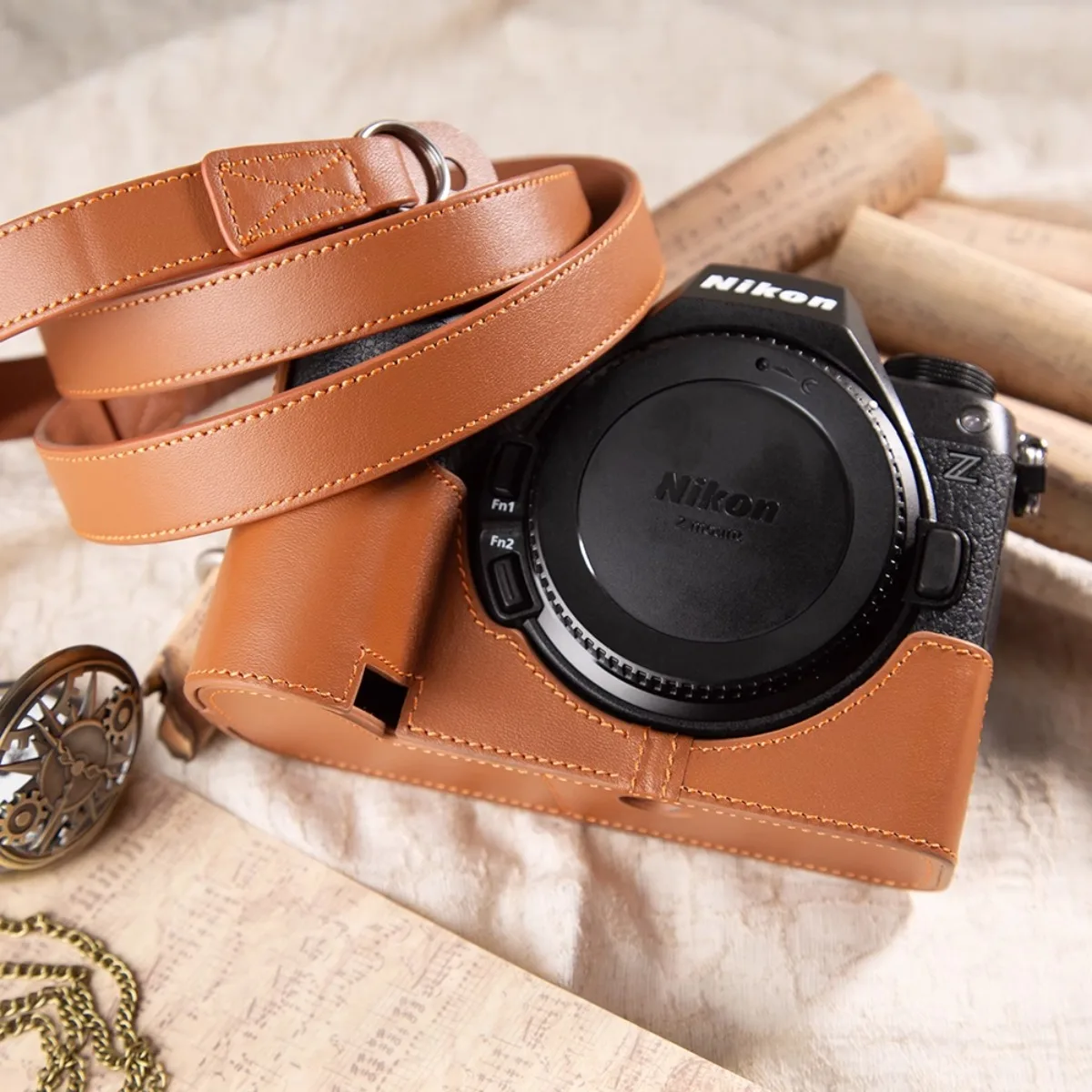 Винтажная сумка для фотоаппарата из натуральной кожи, защитный чехол, чехол, шейный ремень, плечевой ремень для фотосъемки Nikon Z63 Z6-iii Z6III
Винтажная сумка для фотоаппарата из натуральной кожи, защитный чехол, чехол, шейный ремень, плечевой ремень для фотосъемки Nikon Z63 Z6-iii Z6III
