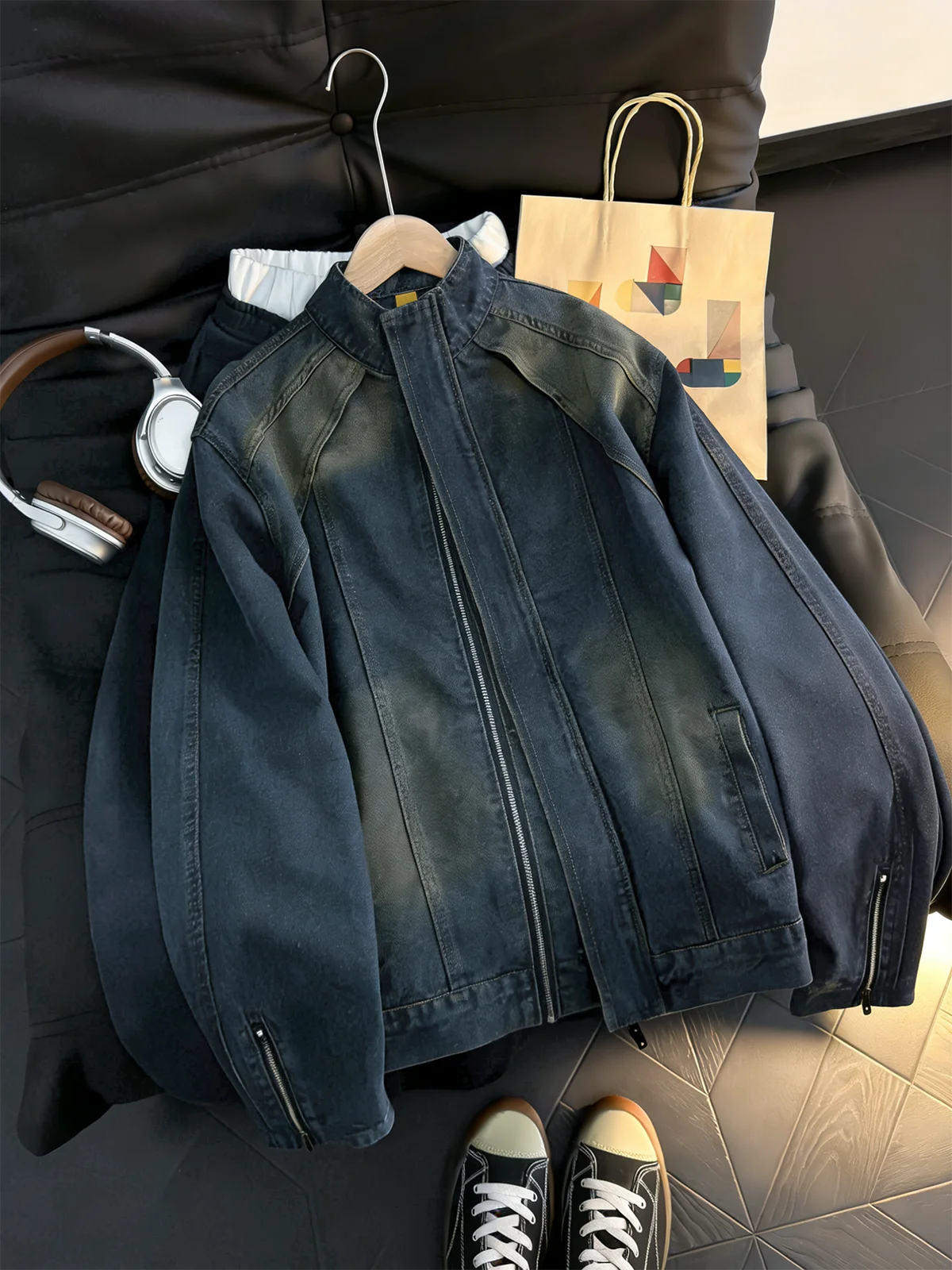 Heavyweight Denim Jacket Men's Casual Style Zipper Loose Fit Stand Collar American Retro Top Shirt Coat Youth Popular Daily Wear
Heavyweight Denim Jacket Men's Casual Style Zipper Loose Fit Stand Collar American Retro Top Shirt Coat Youth Popular Daily Wear