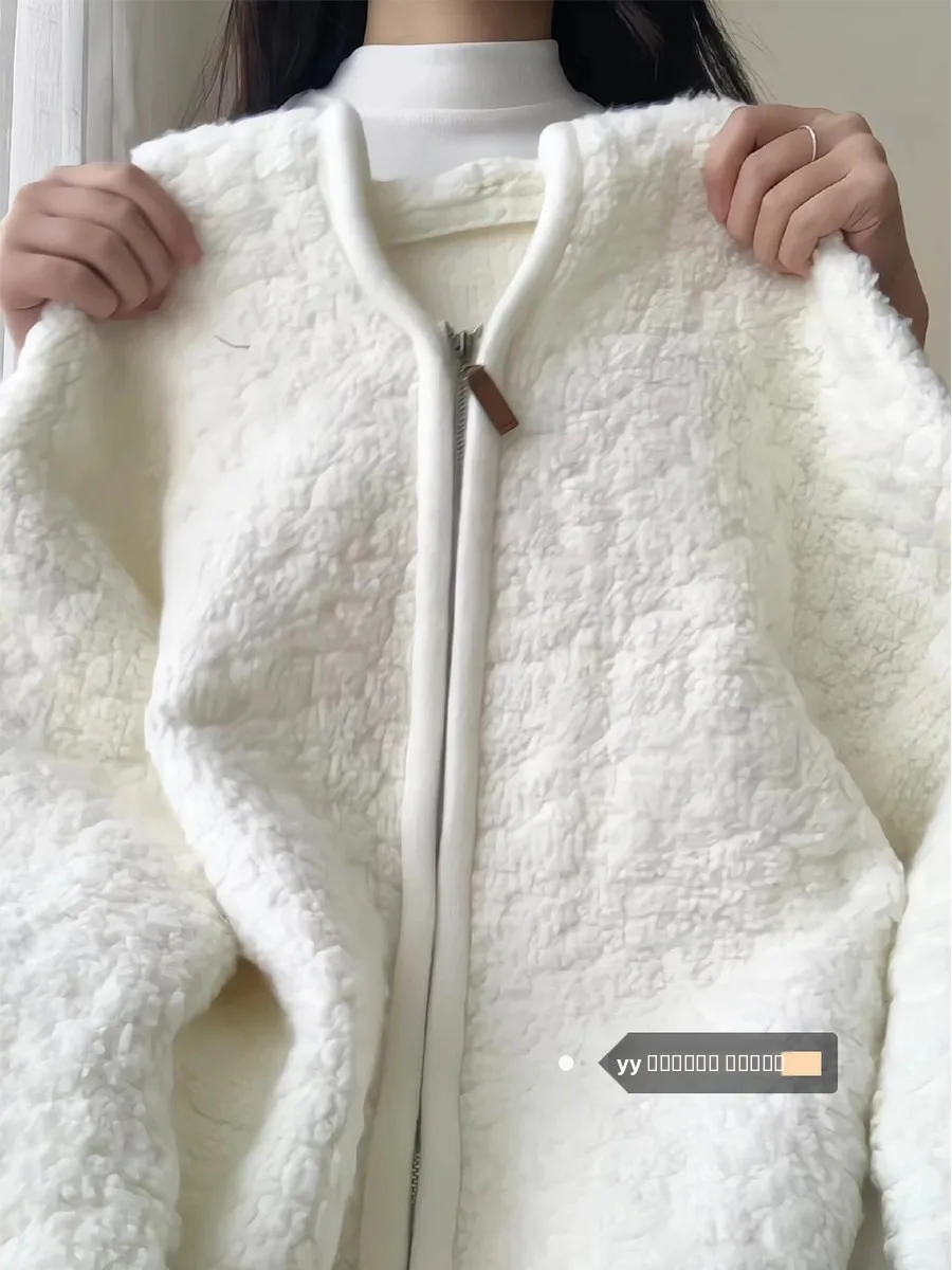 Женский вязаный кардиган из овечьего бархата на молнии с капюшоном, корейский стиль, удобный, свободного кроя, с длинными рукавами, весенний сезон
Женский вязаный кардиган из овечьего бархата на молнии с капюшоном, корейский стиль, удобный, свободного кроя, с длинными рукавами, весенний сезон