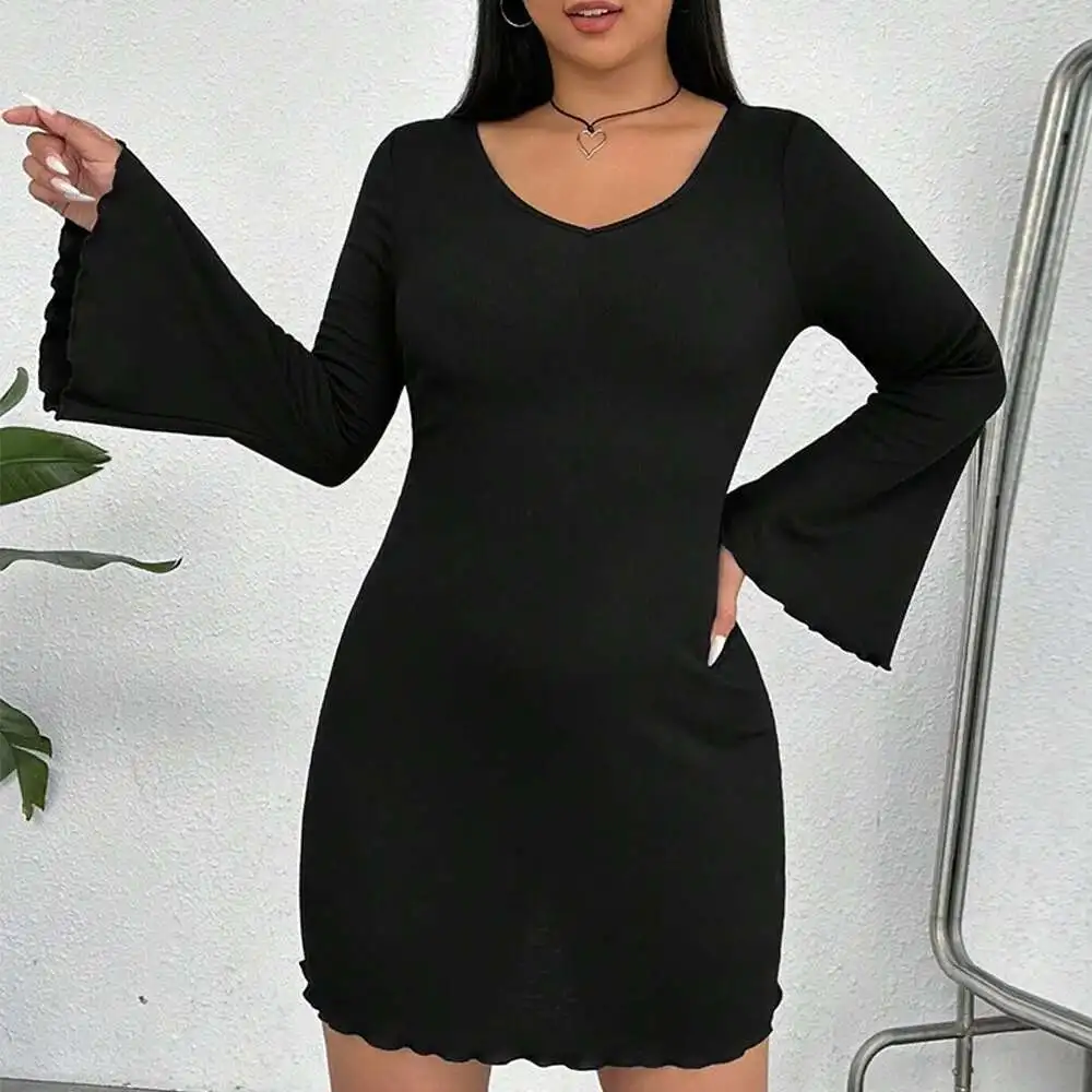 Size Large Women's 2025 Autumn and Winter New Sexy V-neck Flared Sleeves, Hip Hugging Long Sleeved Dress with Temperament Y2k
Size Large Women's 2025 Autumn and Winter New Sexy V-neck Flared Sleeves, Hip Hugging Long Sleeved Dress with Temperament Y2k