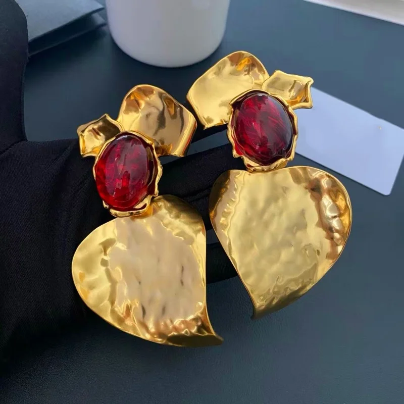 Gazing Jewelry New heavy-duty copper gold-plated retro large earrings in European and American fashion trends
Gazing Jewelry New heavy-duty copper gold-plated retro large earrings in European and American fashion trends