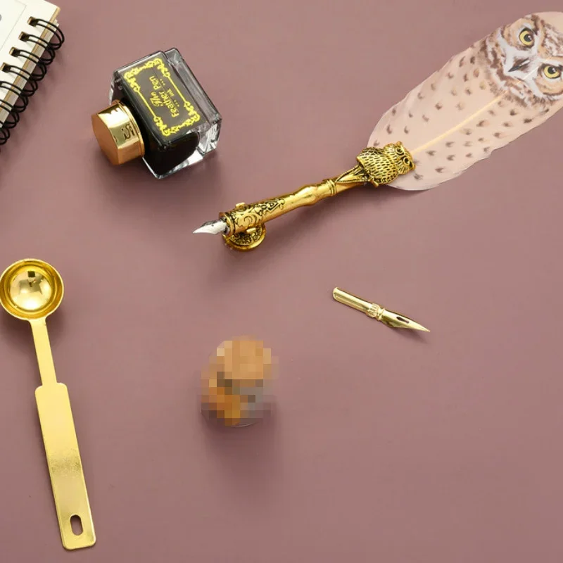 Набор европейских перьевых ручек, перьевая ручка в стиле ретро с совой
Набор европейских перьевых ручек, перьевая ручка в стиле ретро с совой