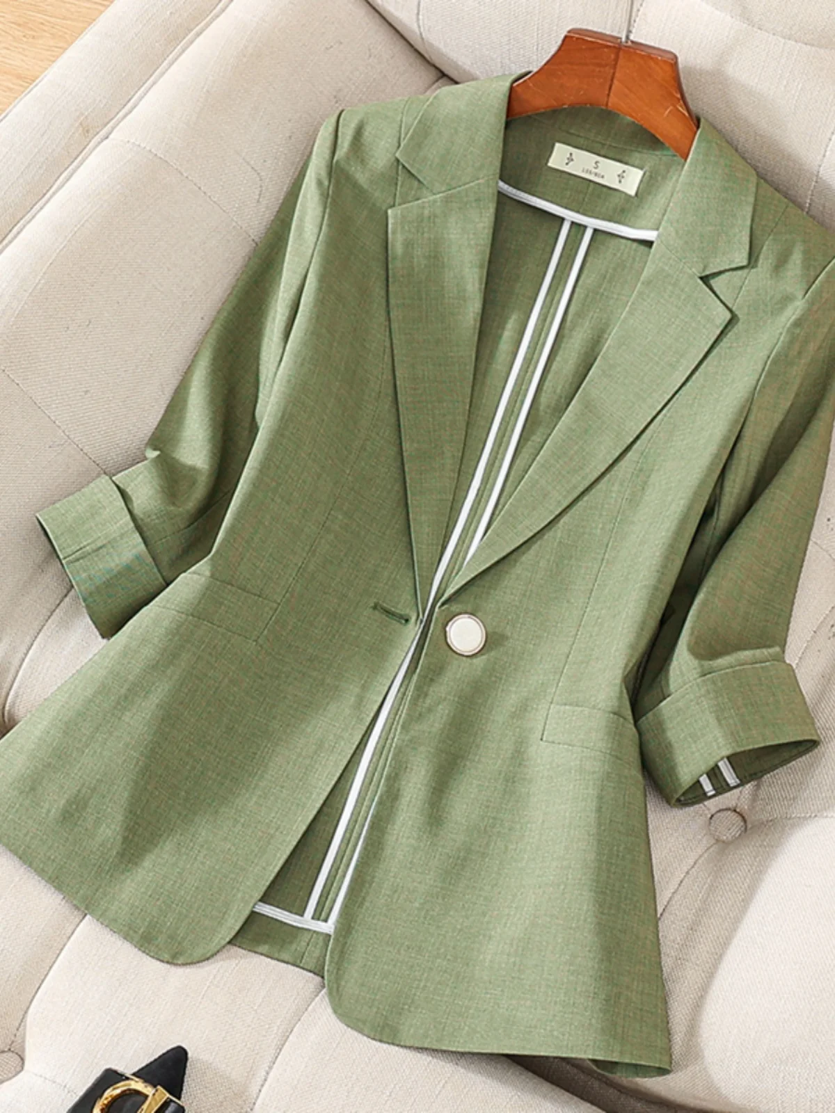 Green Suit Jacket Women's Summer Thin New 2024 Casual Seven Sleeve Top Slim Fit Nylon Commute Style Pure Color
Green Suit Jacket Women's Summer Thin New 2024 Casual Seven Sleeve Top Slim Fit Nylon Commute Style Pure Color